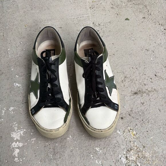 - Golden Goose Super Star - Picture 1 of 10